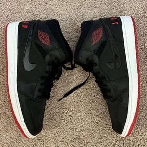 Black Air Jordan Mid